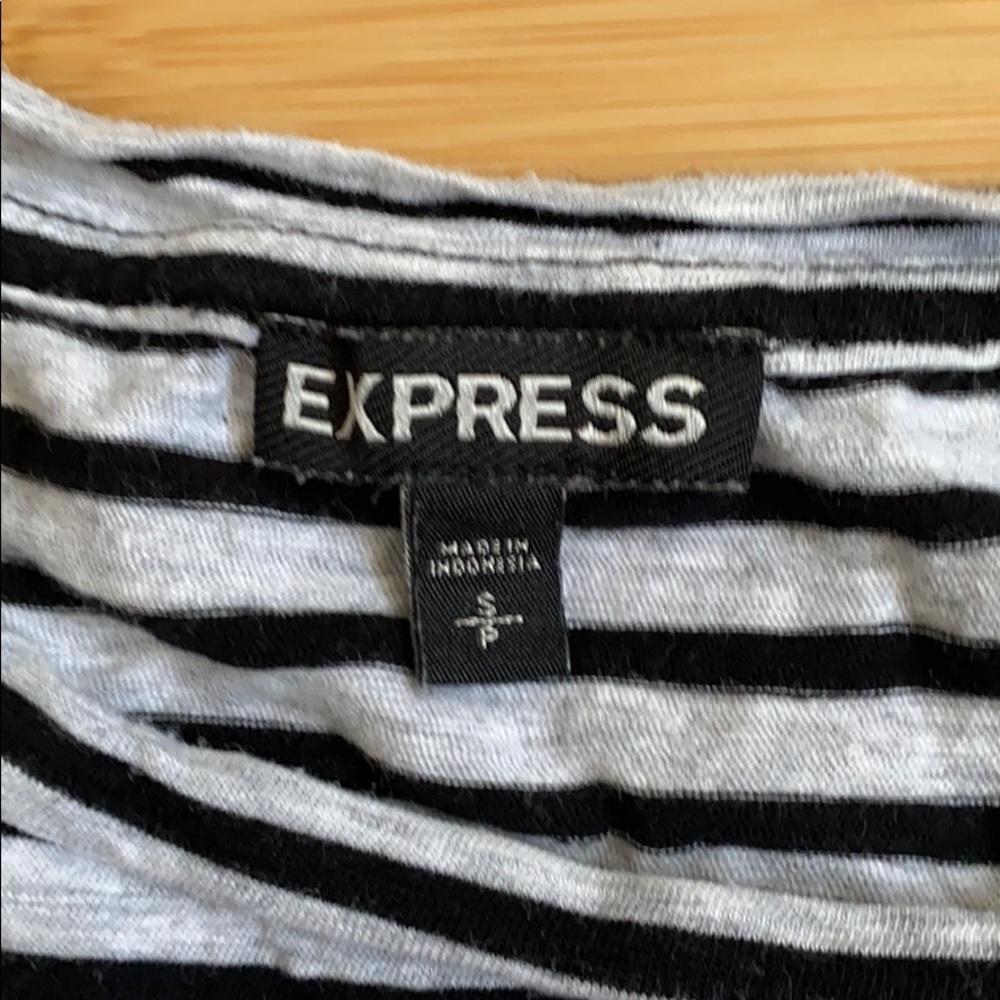 Express Tee - Picture 3 of 4